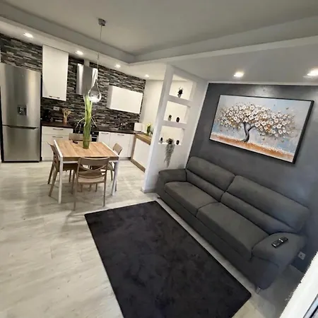 Boutique Appartament Andreia 2 ألبا أدرياتيكا
